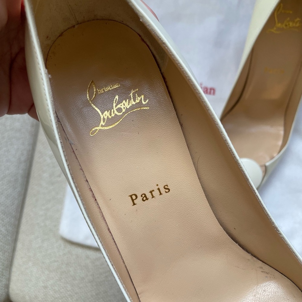 Christian Louboutin Cream/White Patent Leather
Pumps EU 39.5 - Picture 3 of 15